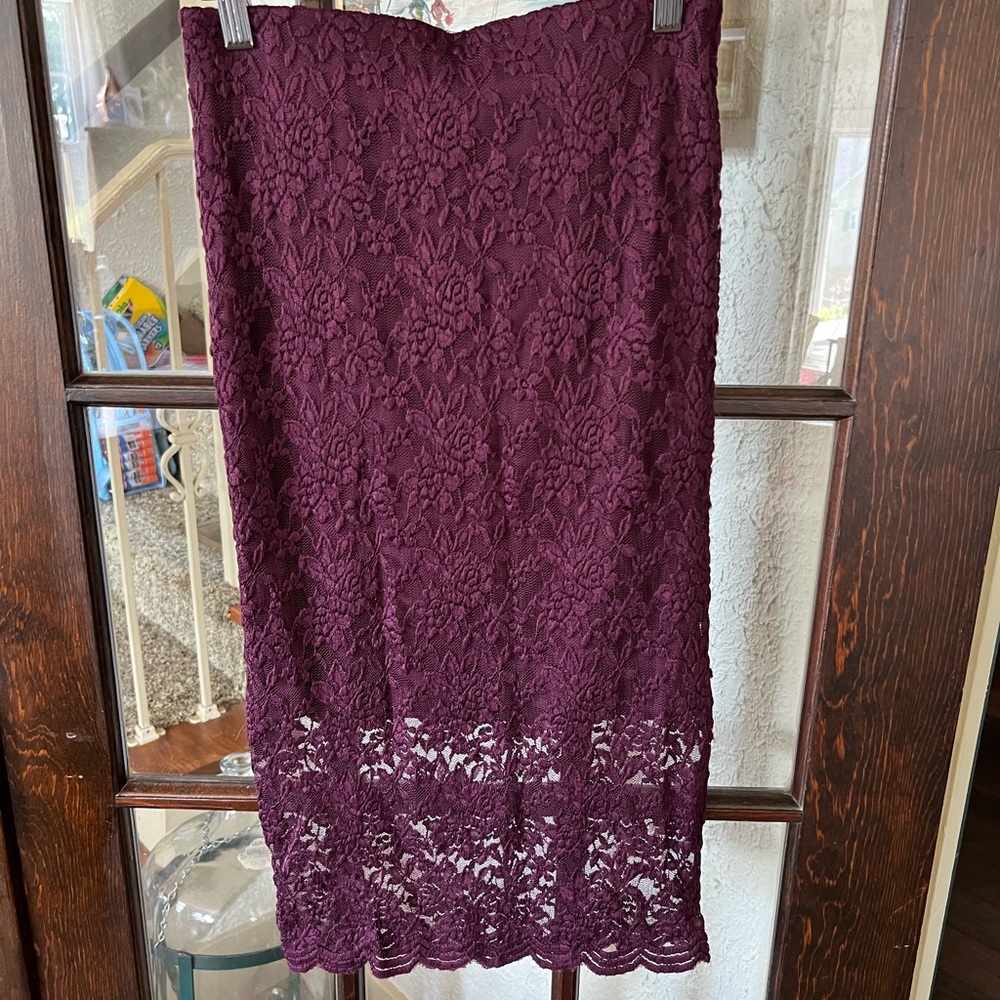 Forever 21 lace pencil skirt